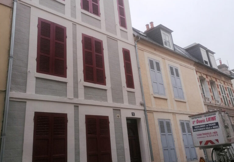 Ravalement de façade à Trouville-sur-mer, co-propriété Le Souvenir