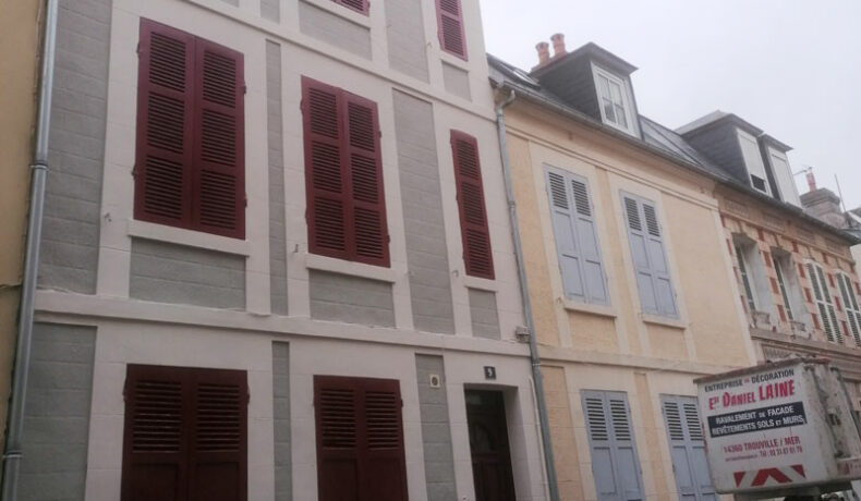 Ravalement de façade à Trouville-sur-mer, co-propriété Le Souvenir
