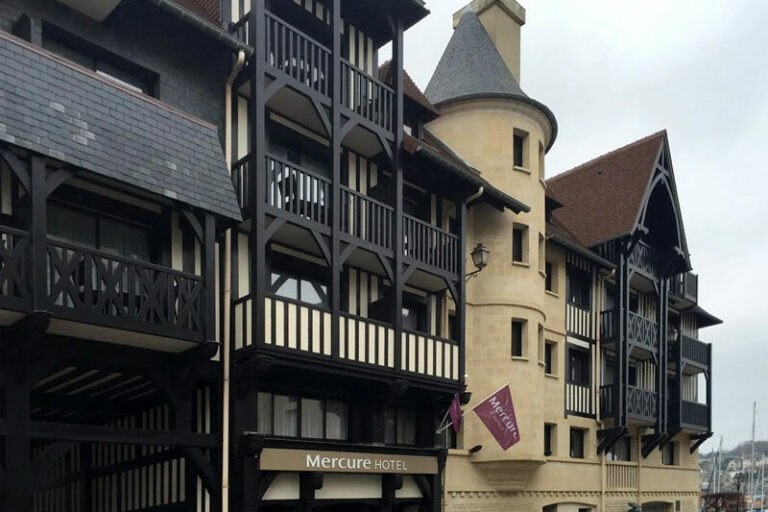 Ravalement de façade de Hôtel Mercure à Trouville-sur-Mer